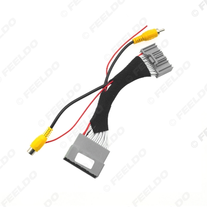 Picture of Car Parking Rear Camera Video Plug Converter RCA Cable For Honda CRV/Breezf 32PIN Parking Reverse Wire Adapter
